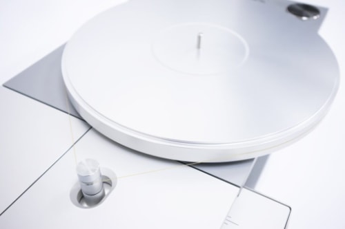 YUKISEIMITSU AUDIO AP-01 mit Tonarm