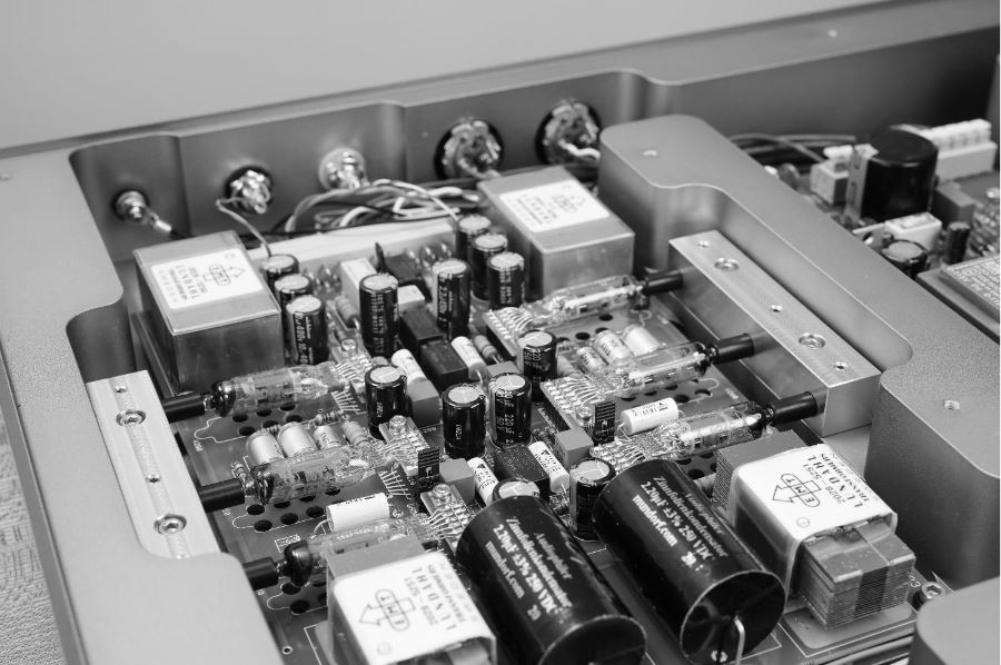 EMT 128 - Röhren-Phono-Vorverstärker EMT 128 - Röhren-Phono-Vorverstärker